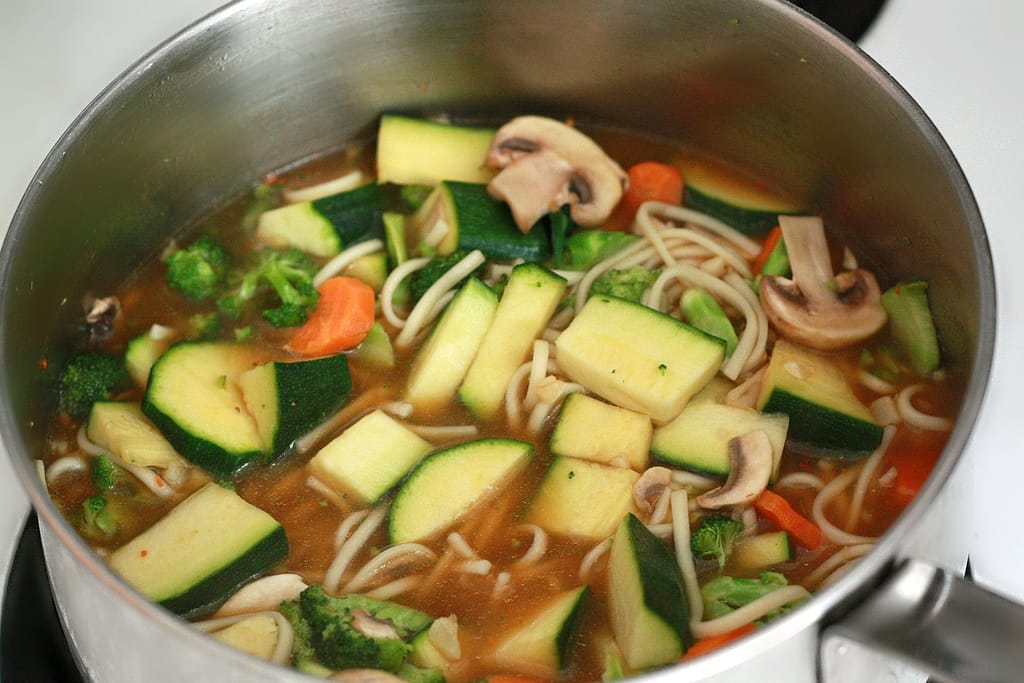 Sopa de legumes com macarrão