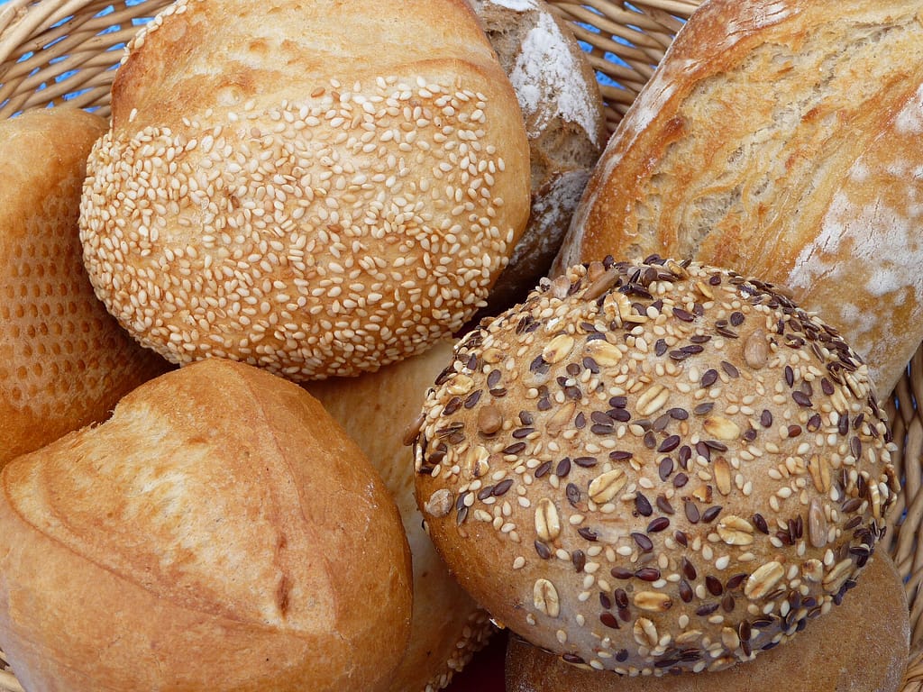 Pão caseiro fofinho e fácil de sovar