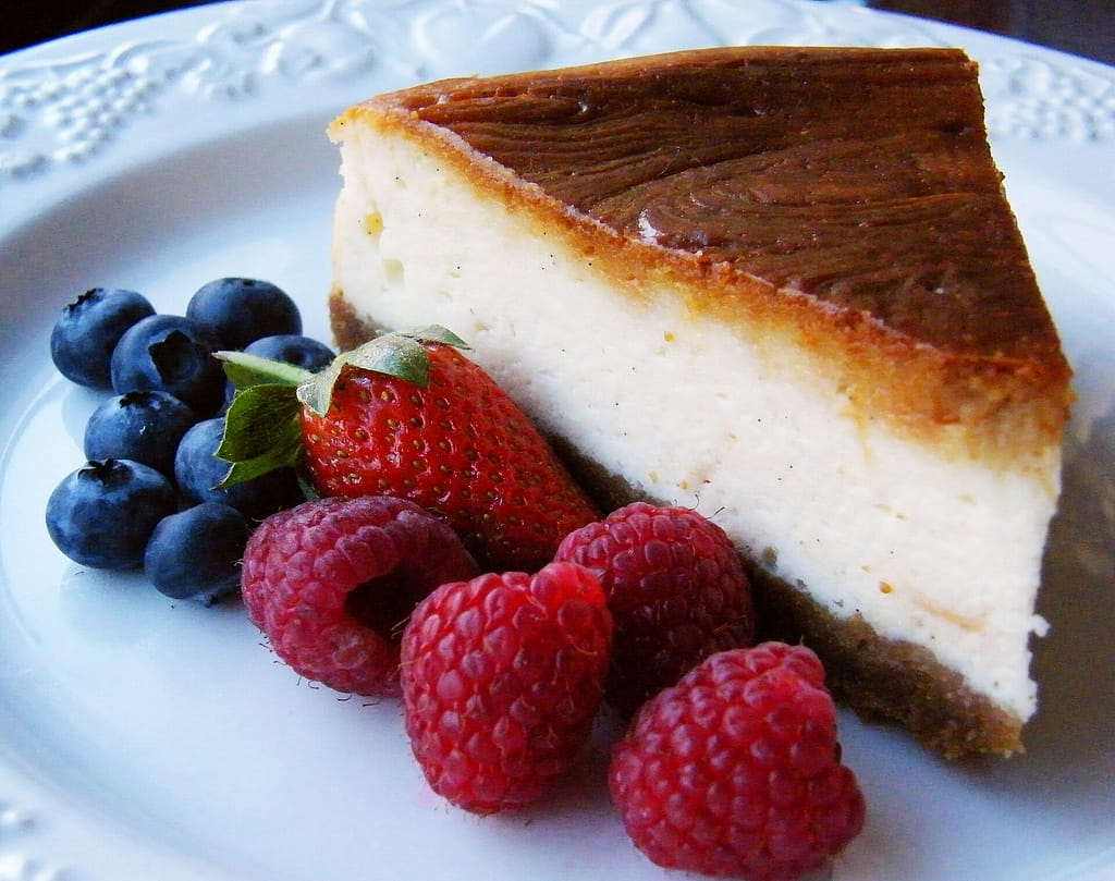 Cheesecake de frutas vermelhas assado