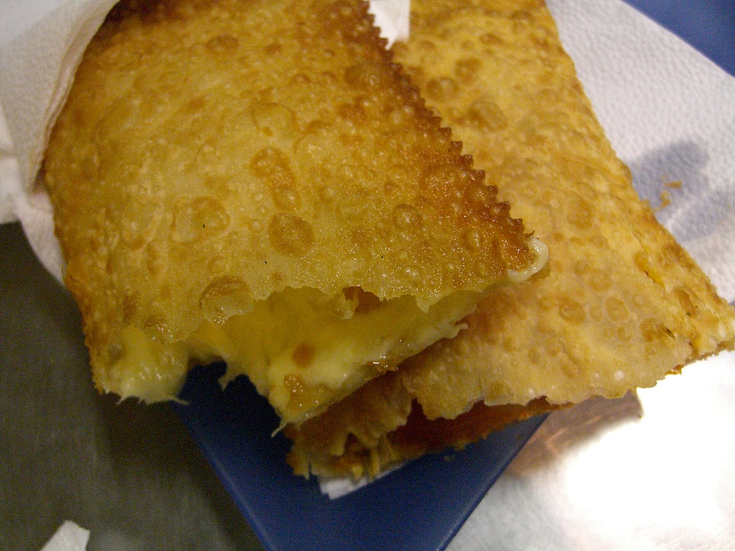 Pastel na air fryer crocante sem fritura por imersão