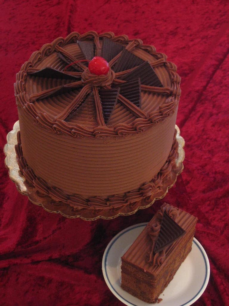 Bolo de chocolate na air fryer fofinho